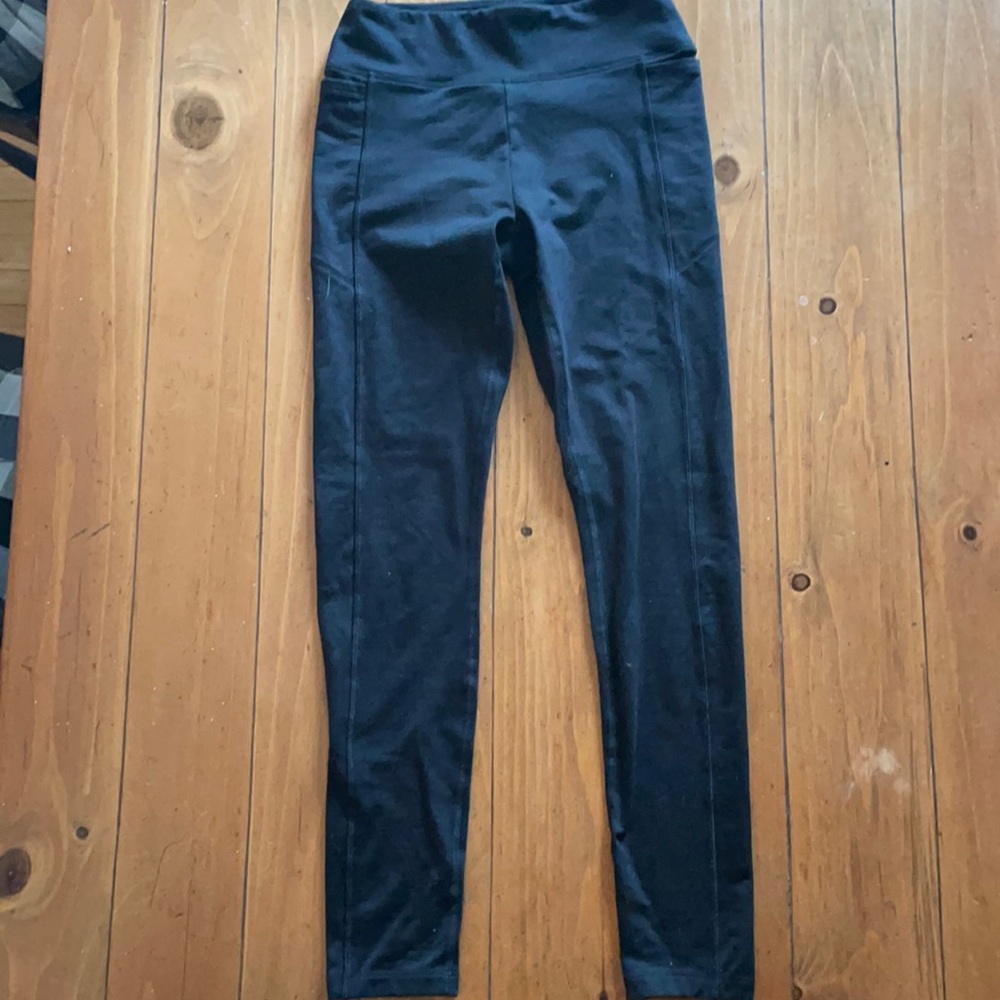 Victoria Secret Pink leggings.